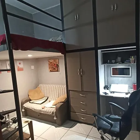Apartamento Casa Simples E Bem Localizada No Coracao Do Rio! Proximo Ao Metro Praca Onze!